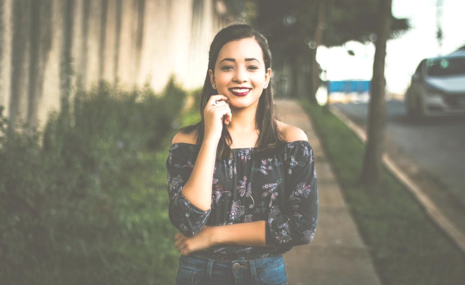 Makeup artistico con tecniche di contouring avanzate